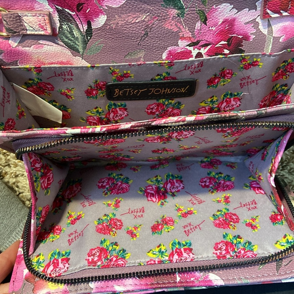 Betsy Johnson Dani Mauve Pink Floral Crossbody Bow Chain Strap Purse Wallet - Picture 7 of 15